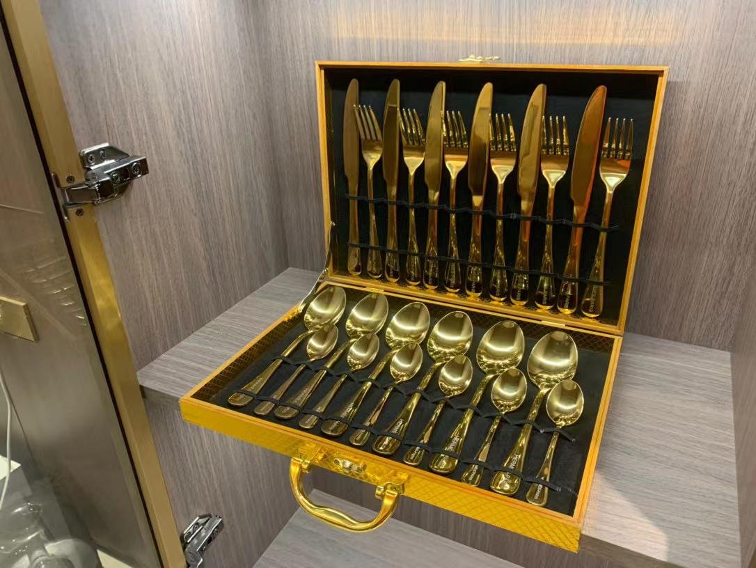 Gold Cutlery Set 24pcs Gold Plated Cutlery Set with Box - Image 3 of 3